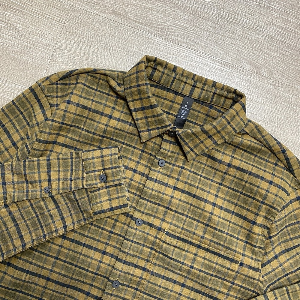Lululemon Button Up Plaid Flannel Shirt Men's L Yellow Gold Professional Preppy